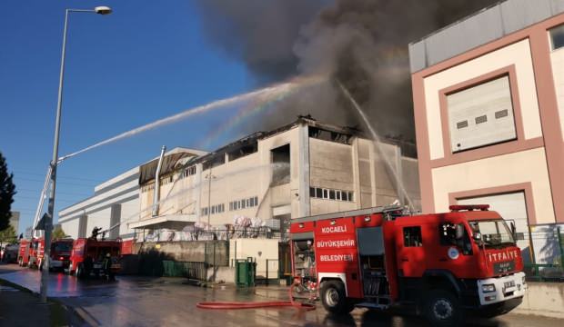 Gebze’de korkutan fabrika yangını