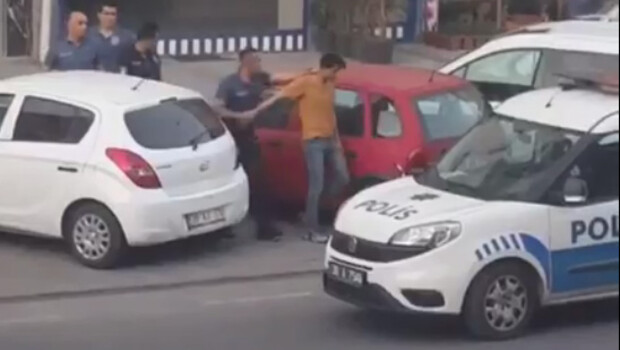 İngiliz bayraklı havluya mahalleden tepki… Valilikten açıklama geldi