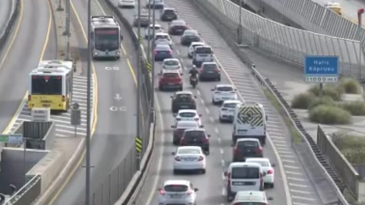 İstanbullu evinde kalmadı trafik eski günlerine döndü