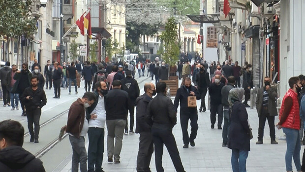 İstiklal Caddesi’nde dikkat çeken yoğunluk