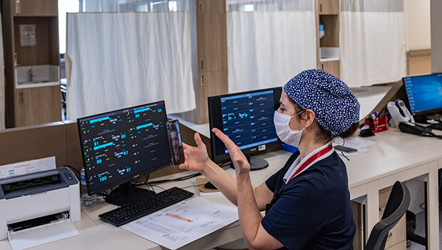 Koronavirüsü yenen hemşire annenin dileği…