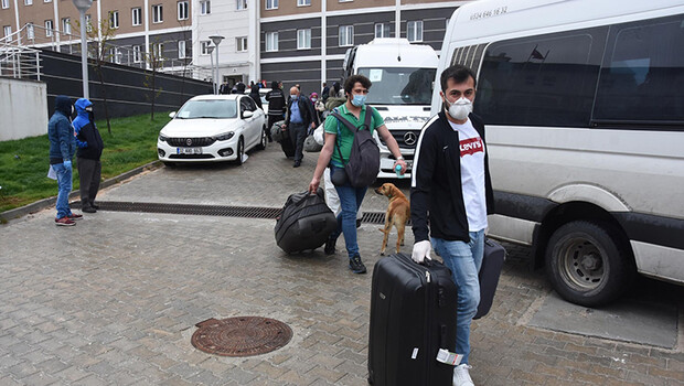 Kütahya’da karantina süresi dolan 181 kişi, evlerine uğurlandı