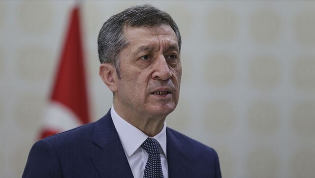 Milli Eğitim Bakanı Ziya Selçuk’tan babalara sitem
