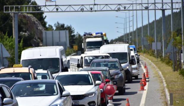 Muğla’da 4 kilometrelik araç kuyruğu