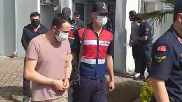 Otomobil hırsızları, müşteri gibi iletişim kuran jandarmaya yakalandı