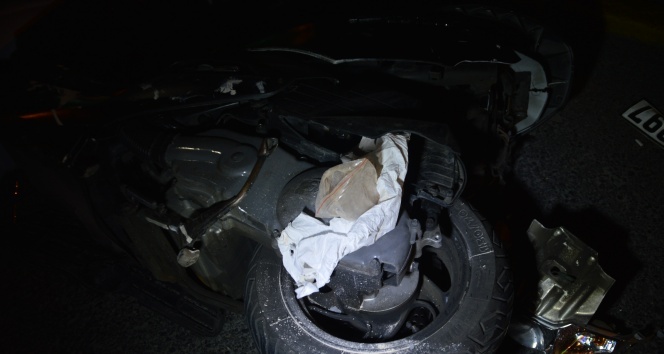 Otomobilin kovaladığı motosikletli kaza yaptı, ardından havaya ateş ederek kaçtı
