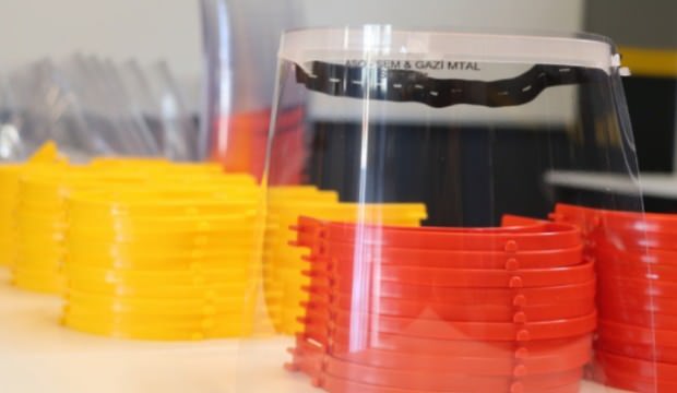 Plastik enjeksiyon teknolojisiyle sağlık çalışanlarına siperlik