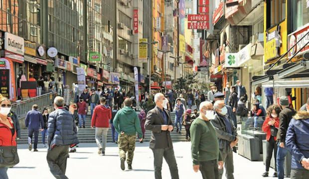 Sanki salgın bitmiş: İstanbul sokağa döküldü!