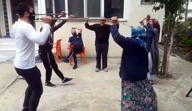 Sopalı, sosyal mesafeli horon