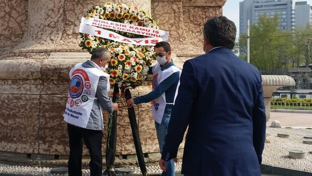 Taksim’de 1 Mayıs… Çelenk bıraktılar…