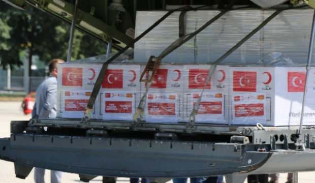 Türkiye’den gönderilen tıbbi yardım Kuzey Makedonya’ya ulaştı