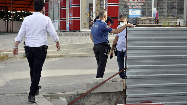 Tutuklanan 16 yaşındaki genç cezaevine götürülürken kaçtı