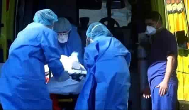 Ülkede şaşkına çeviren olay! Üzerine tükürülen kadın koronavirüsten öldü