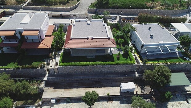 Yılmaz Özdil’in villasında kaçak eklentilerin yıkılması için tebligat gönderildi