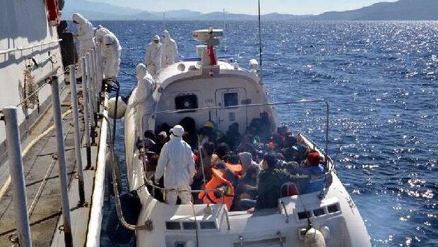 Yunanistan’ın geri ittiği kaçak göçmenler kurtarıldı