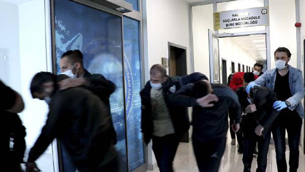 30 kilo esrar ve uyuşturucu satışından elde edilen 99 bin lira ile yakalandılar