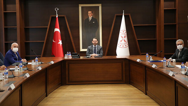 Bakan Albayrak, banka müdürleri ile bir araya geldi 