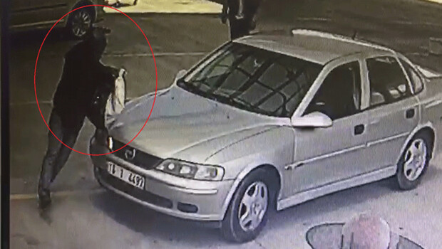 Bursa’da seyir halindeki araçta dehşet!