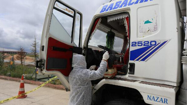Kamyon sürücüsü, koronavirüs şüphesiyle hastaneye kaldırıldı