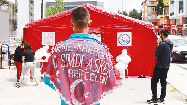 Kışlalara giriş öncesi COVID-19 testi başladı