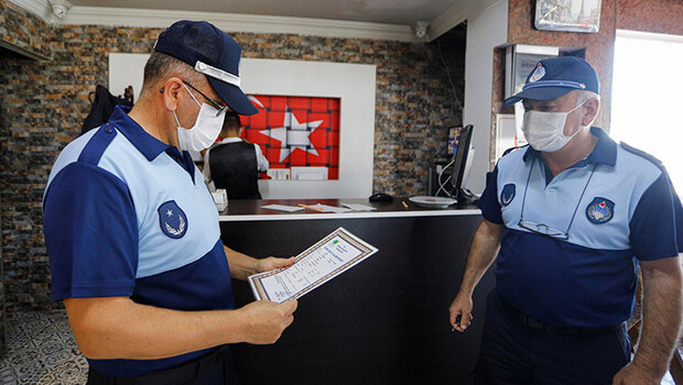 Ankara’da zabıtadan iş yerlerine koronavirüs denetimi