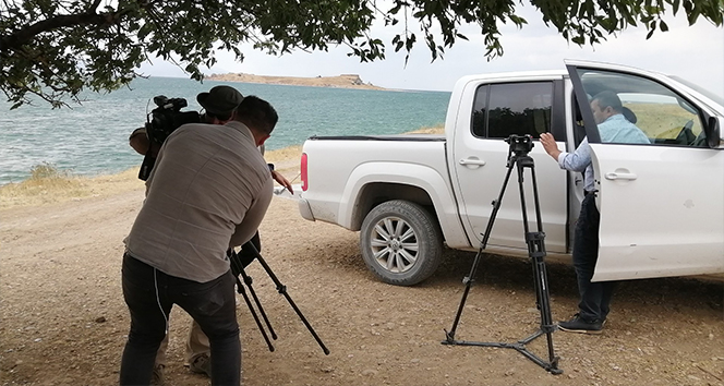 Batan tekneyi görüntüleyen basın mensupları zor anlar yaşadı