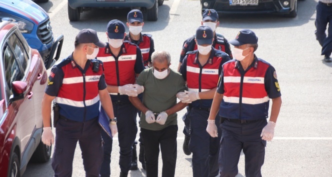 Cinayeti işledikten sonra sahilde uyumuş