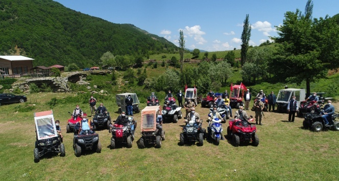 Dedelerin ATV keyfi!