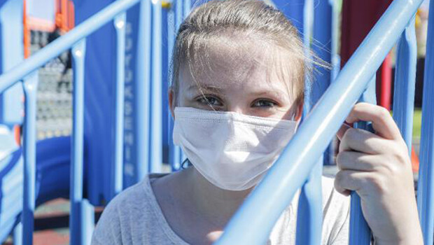 Koronavirüsü yenip, hastalara moral mektubu yazan Sude’den yaşıtlarına uyarı