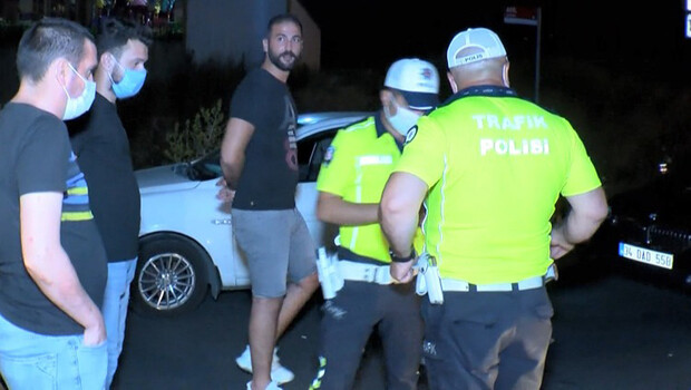 Ümraniye’de polistan kaçan sürücü kaza yapınca yakalandı