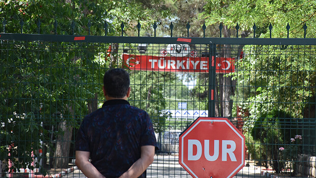 Yunanistan bugün açılacağını duyurmuştu ama…