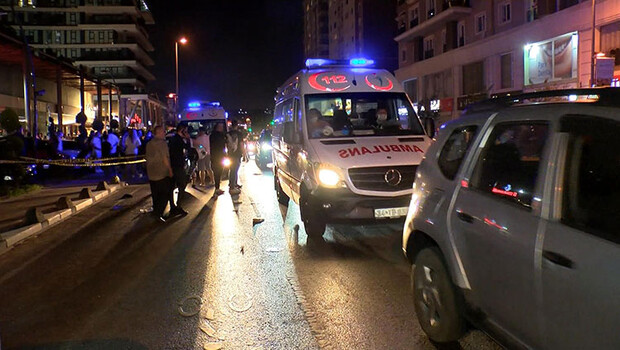 Zeytinburnu’nda gerçekleşen silahlı saldırıda 2 kişi yaralandı