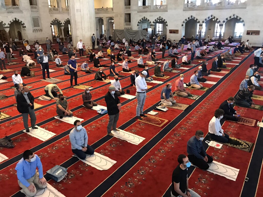 Bu hafta Cuma Namazı kılınacak mı? Camiler açık olacak mı?