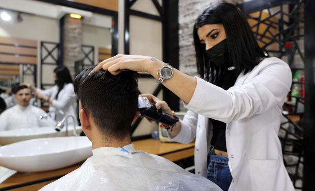 Fatmagül, kadın kuaförlüğünü bırakıp erkek berberi oldu