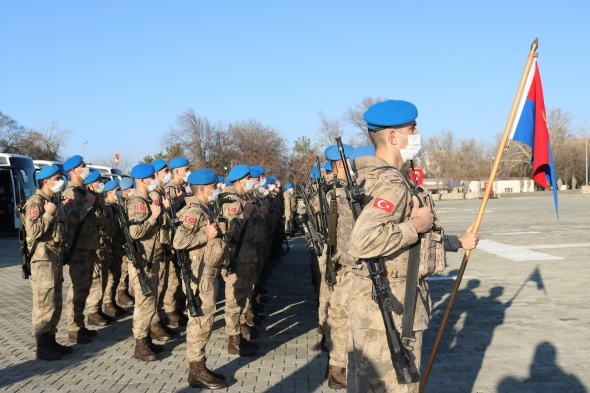 Mehmetçikler düğüne gider gibi Rasulayn’a gitti