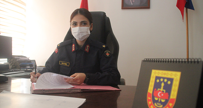 Kayseri’nin ilk kadın ilçe jandarma komutanı işini ‘Aşkla’ yapıyor