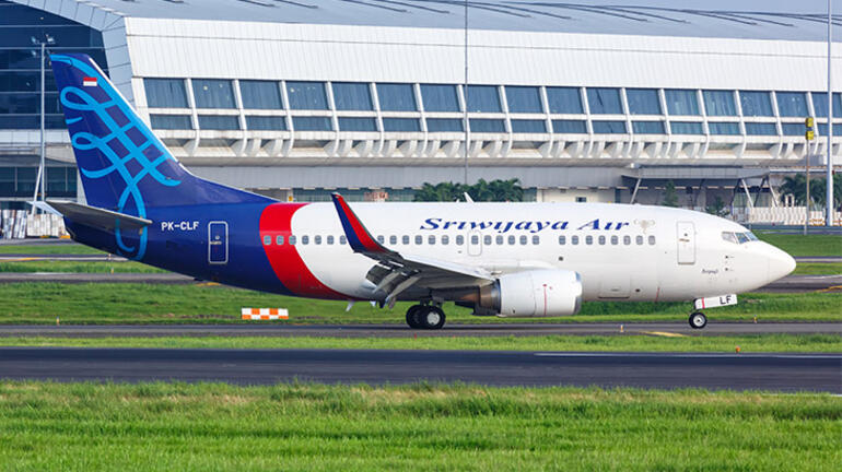 Dünya şokta… Yolcu uçağıyla irtibat kesildi!