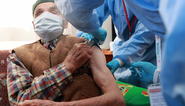 Sağlık Bakanı Fahrettin Koca duyurmuştu: Evde aşılama başladı…