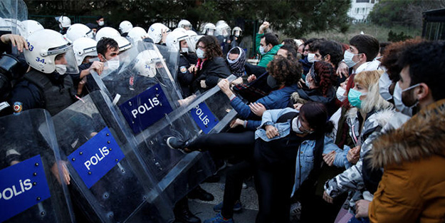 Polise mukavemet ederek taşkınlık çıkarttılar!