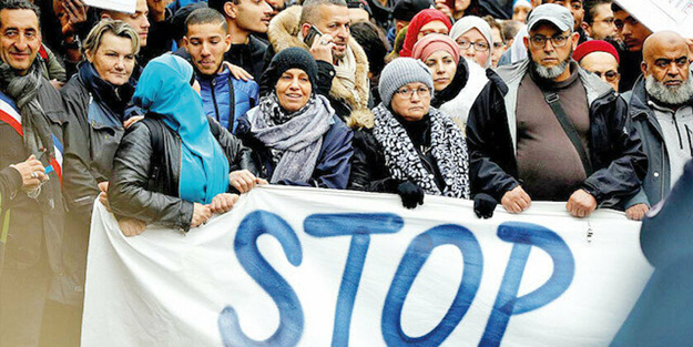 Fransa’daki Müslümanlardan Macron’a tokat gibi sözler