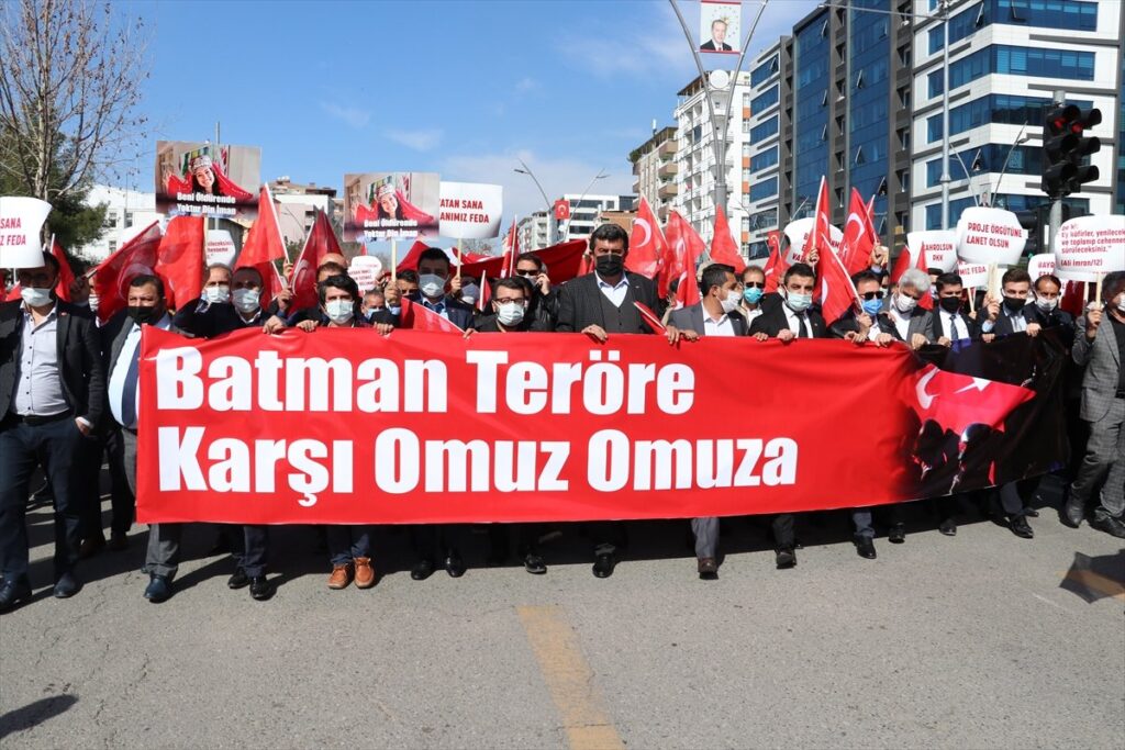 Batman’da ‘Şehitlere Saygı, Teröre Lanet’ yürüyüşü düzenlendi