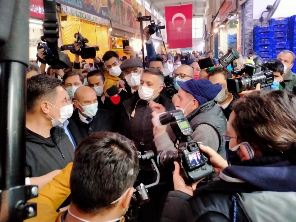 İzmir’de Kemal Kılıçdaroğlu’na bozuk yol tepkisi