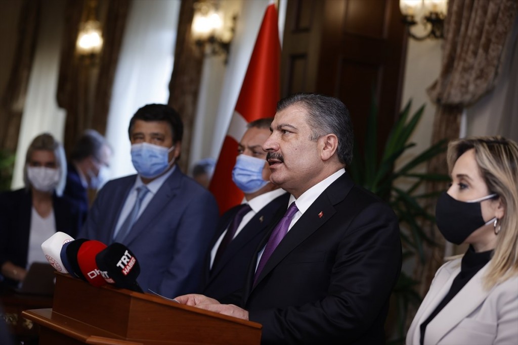 Fahrettin Koca: Tam kapanma zaruret haline gelmişti