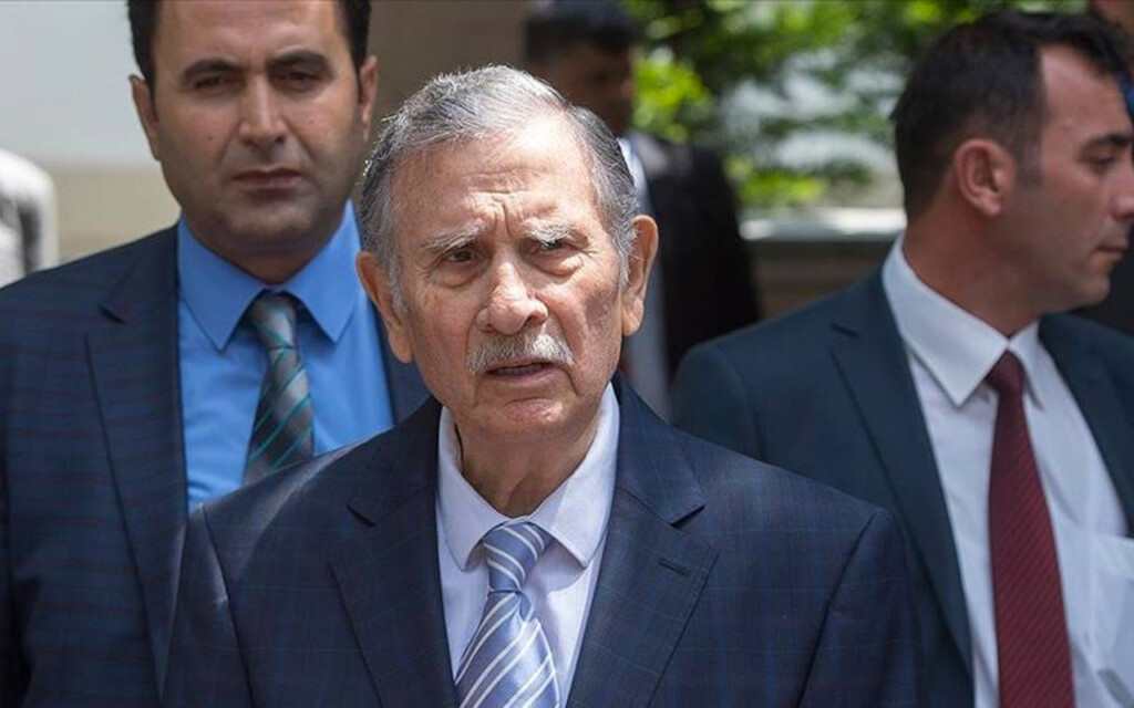 Eski başbakanlardan Yıldırım Akbulut hayatını kaybetti