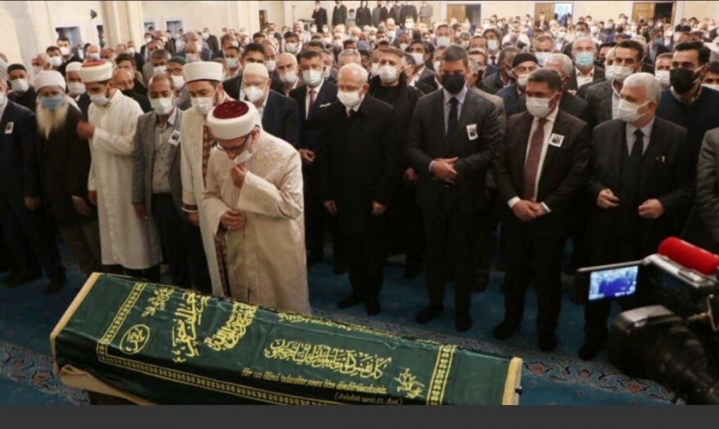 Kemal Kılıçdaroğlu, Cemil Erhan’ın cenaze törenine katıldı