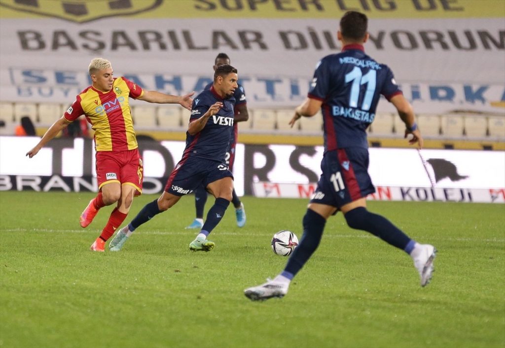 Trabzonspor, deplasmanda Yeni Malatyaspor’u 5 golle geçti