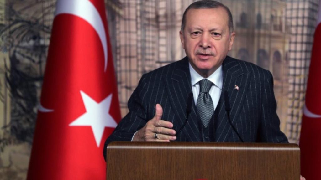 Erdoğan: Salgın yavaş yavaş etkisini kaybediyor