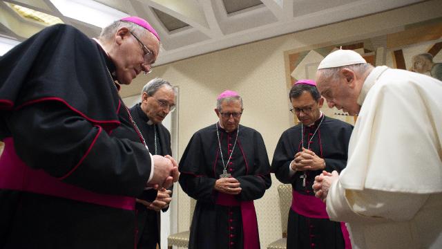 Fransız kiliselerindeki çocuk istismarı Avrupa’nın manşetlerinde
