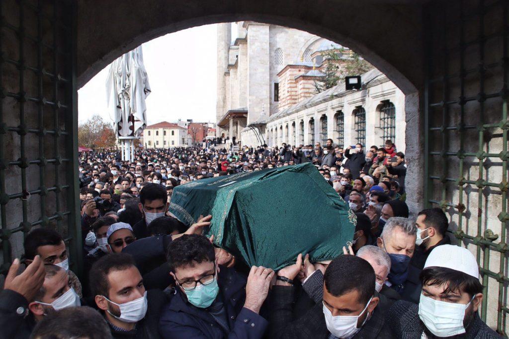 Feci kazada hayatını kaybeden İHH gönüllüleri son yolculuklarına uğurlandı