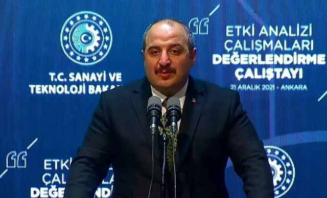 Bakan Varank: Kara bulutları geride bırakıyoruz